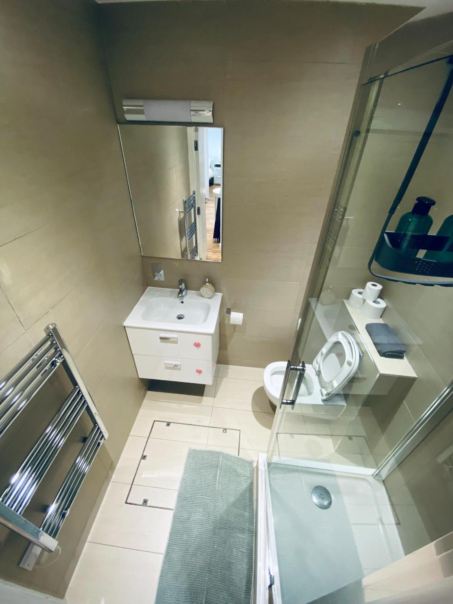 2 Bedroom Flat - 2 Bath - 15 Min Camden Town Λονδίνο Εξωτερικό φωτογραφία