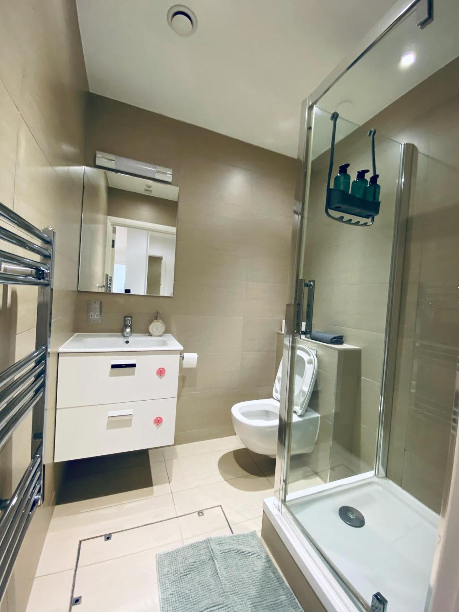 2 Bedroom Flat - 2 Bath - 15 Min Camden Town Λονδίνο Εξωτερικό φωτογραφία